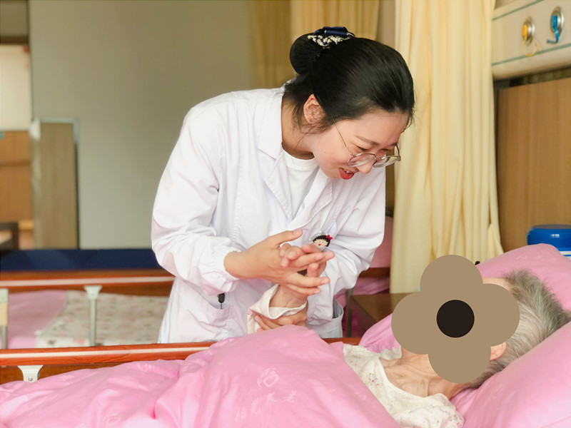 砥砺初心牢记使命 pa捕鱼官方网站身边党员风采展示